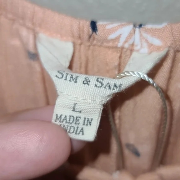 Sim & Sam Floral Top Size Large - Picture 3 of 6